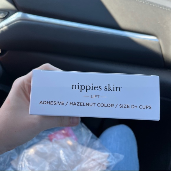 Nippies Skin Lift Ultimate Nipple Cover Adhesive Silicone Pasties Hazelnut D+ B1 - Picture 4 of 4